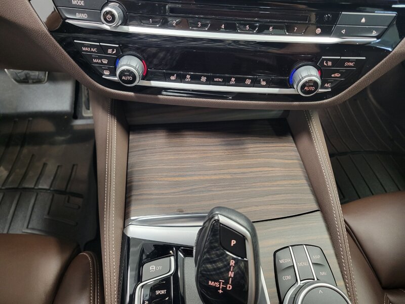 Used 2019 BMW M550i xDrive AWD/4WD image 40
