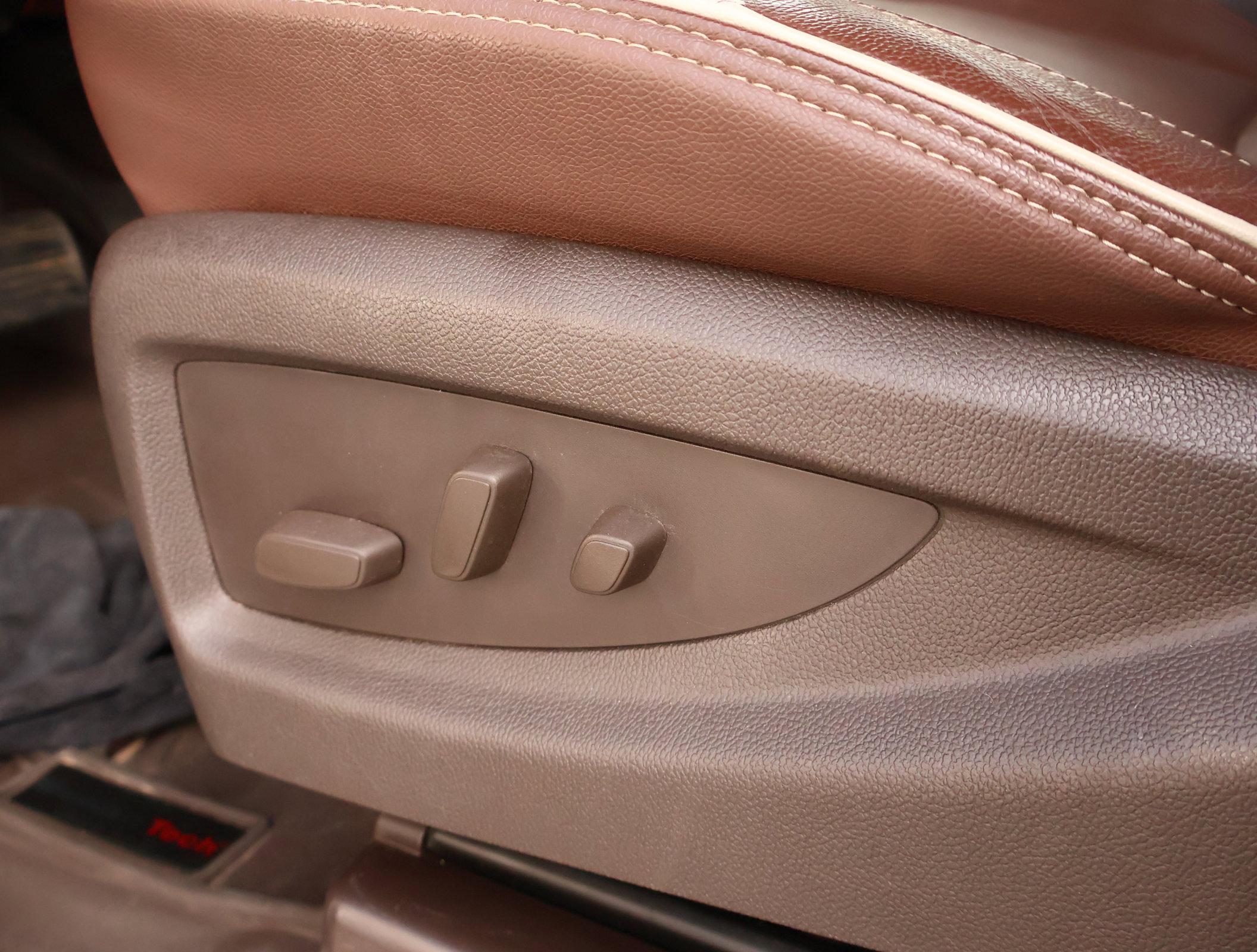 Used 2016 Chevrolet Silverado 2500 High Country w/ Duramax Plus Package image 10