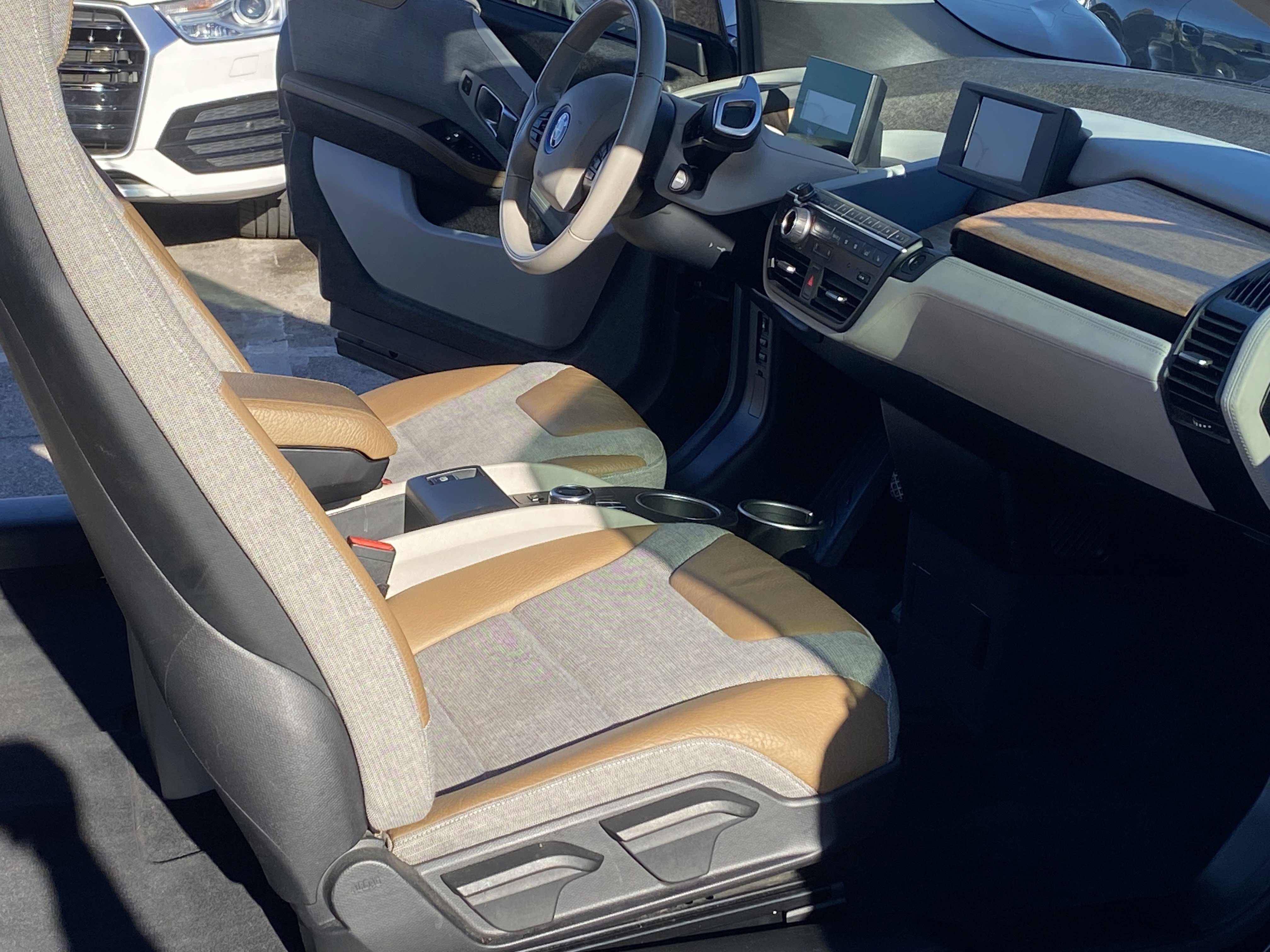 Used 2017 BMW i3 w/ Range Extender image 17