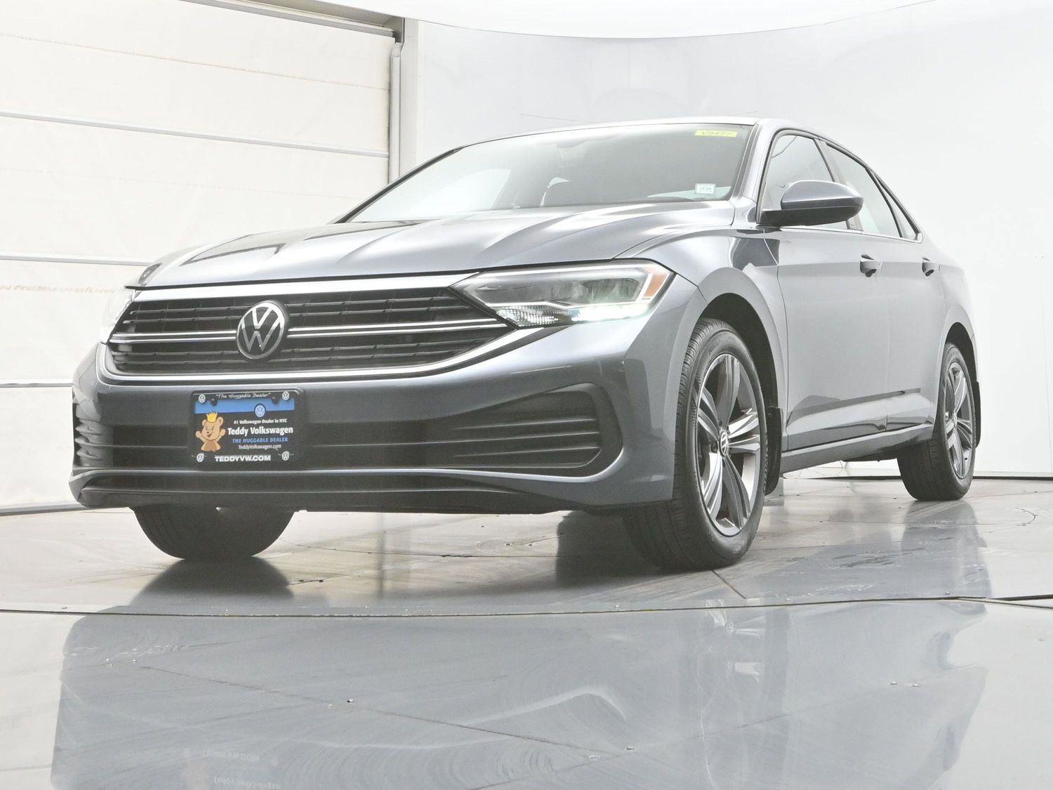 Used 2022 Volkswagen Jetta SE w/ Panoramic Sunroof Package FWD image 25