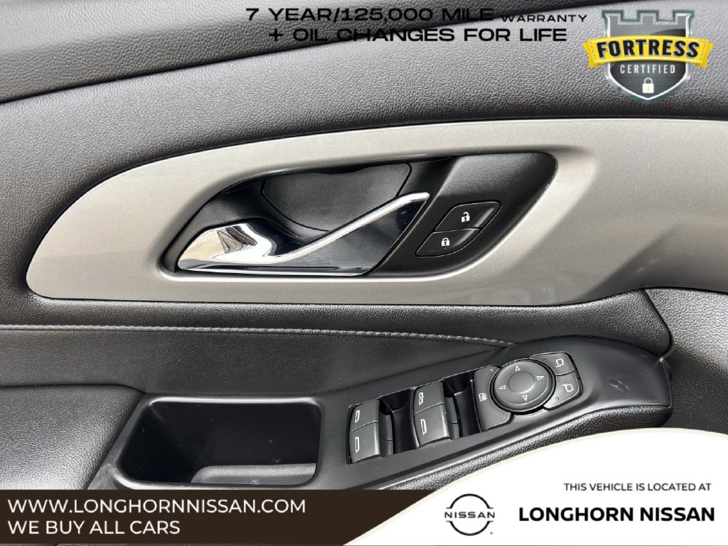 Used 2023 Chevrolet Traverse LT FWD image 22