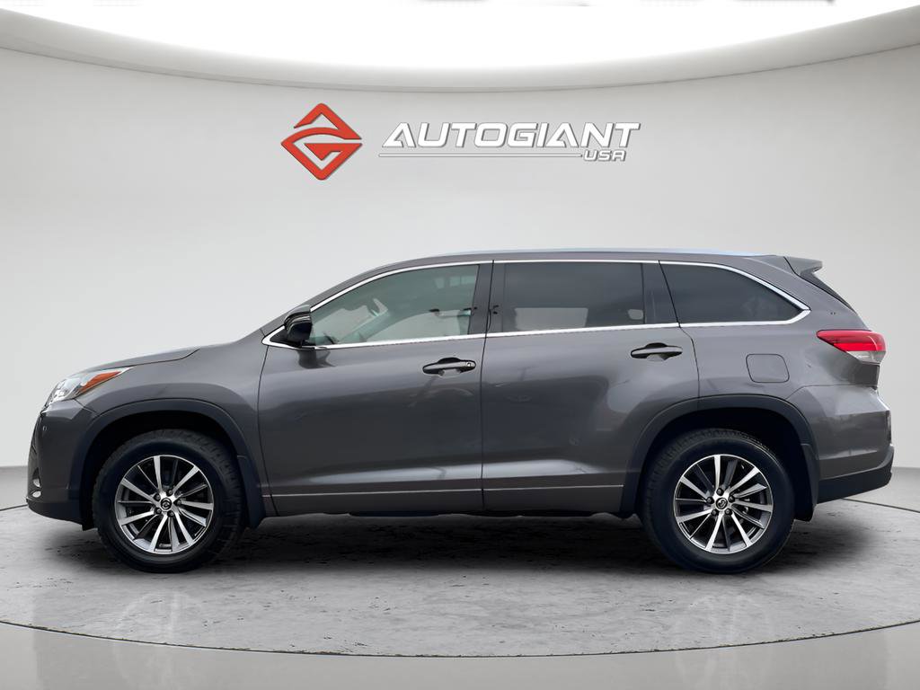 Used 2018 Toyota Highlander XLE image 3