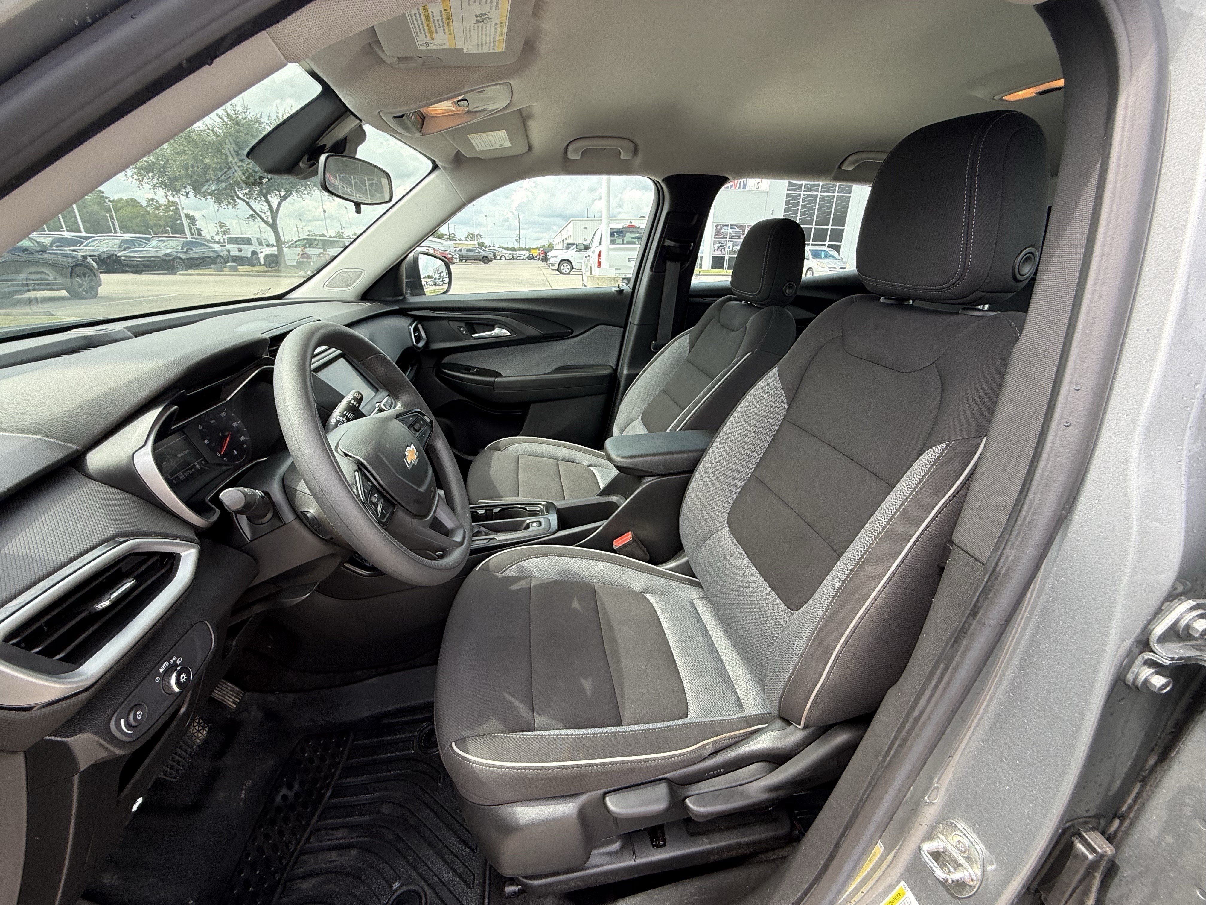 Used 2023 Chevrolet TrailBlazer LS AWD/4WD image 26