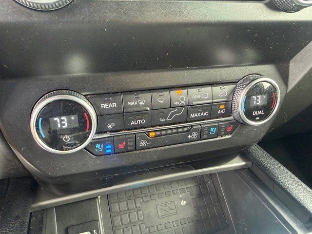 Used 2019 Ford Expedition XLT w/ Equipment Group 202A AWD/4WD image 13