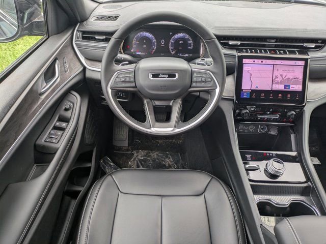 New 2025 Jeep Grand Cherokee L Limited w/ Black Appearance Package image 14