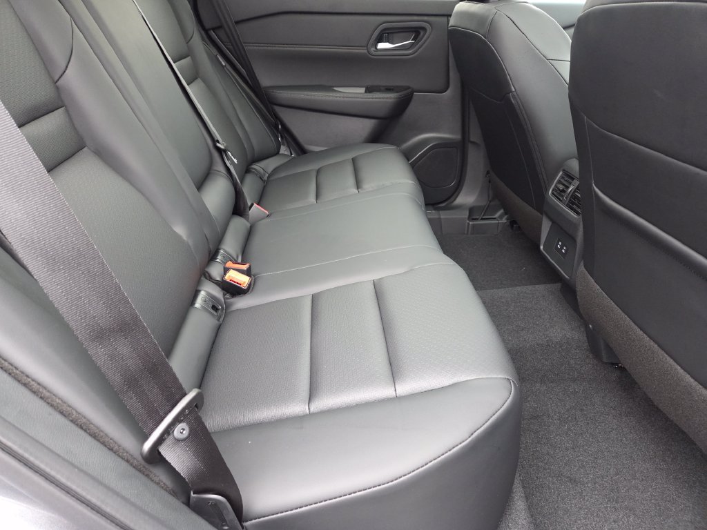 New 2026 Nissan Rogue Dark Armor AWD/4WD image 28