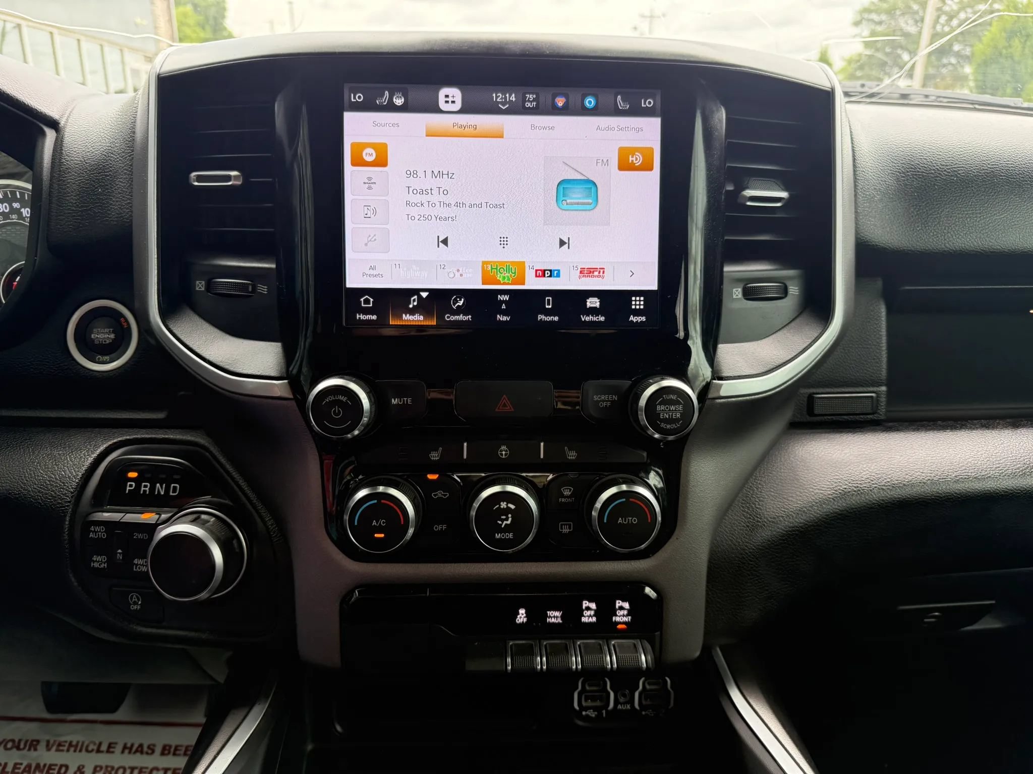 Used 2022 RAM 1500 Big Horn AWD/4WD image 11