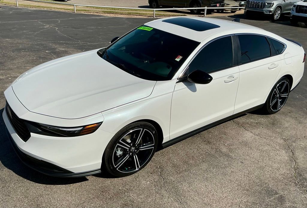 Used 2025 Honda Accord Sport image 5