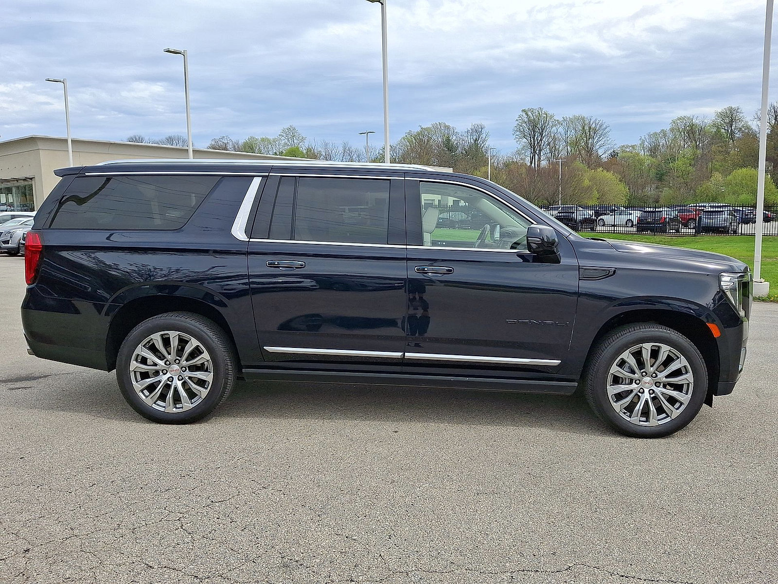 Certified 2023 GMC Yukon XL Denali w/ Advanced Technology Package image 26