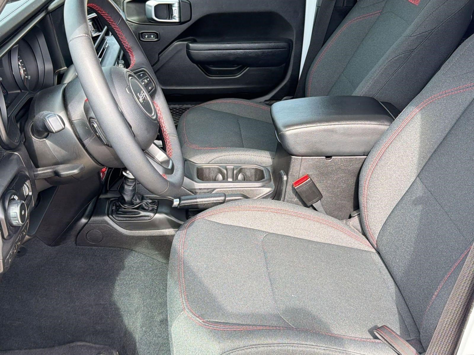 Used 2025 Jeep Wrangler Unlimited Rubicon image 4