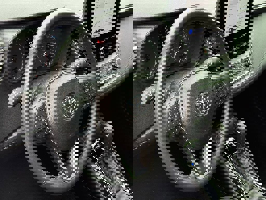 Used 2024 Toyota Corolla SE image 14