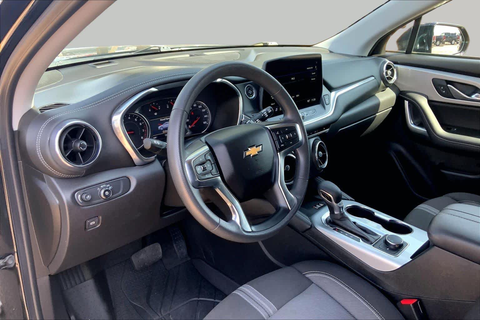 Used 2024 Chevrolet Blazer LT w/ Convenience Package FWD image 18