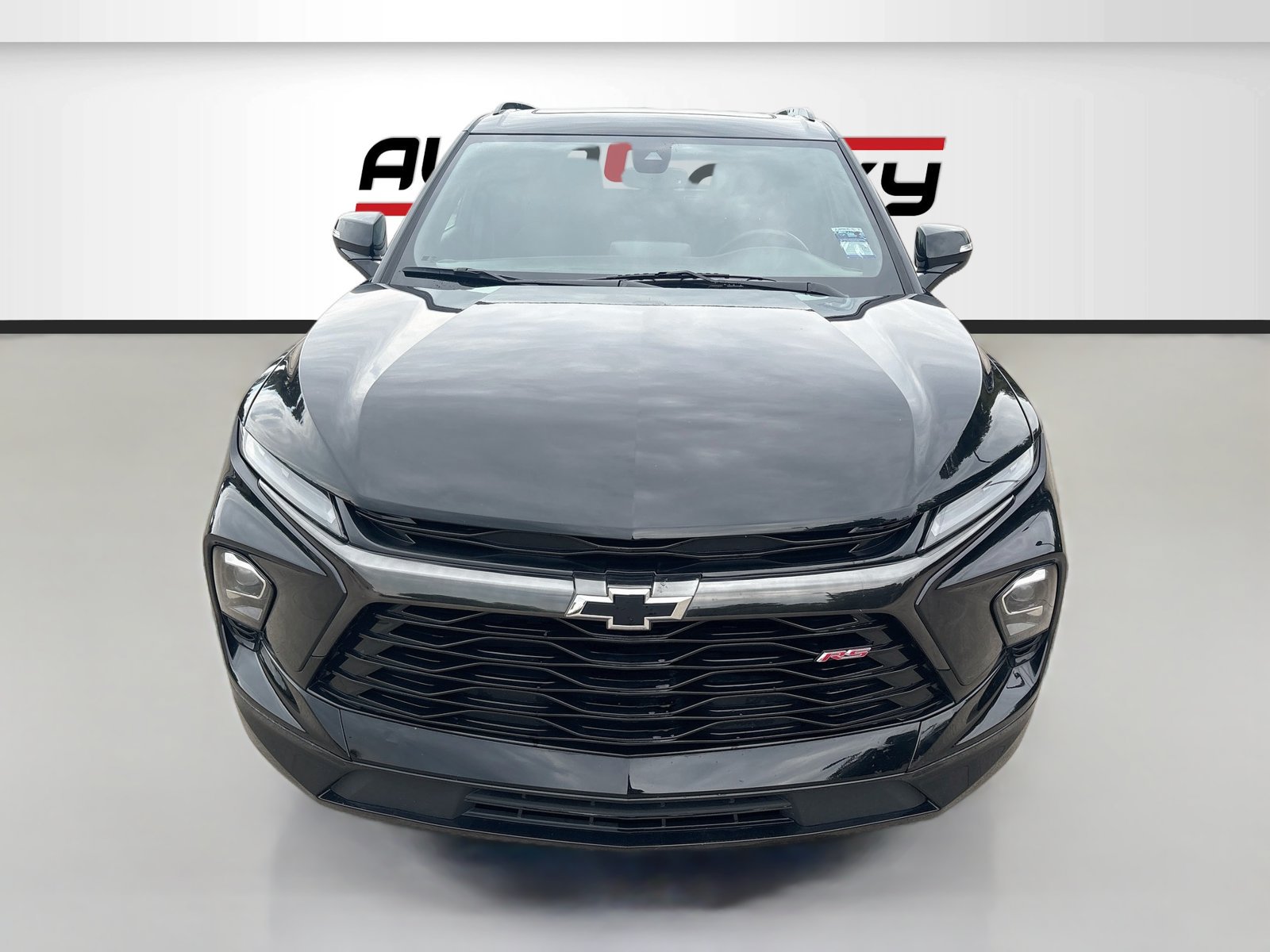 Used 2023 Chevrolet Blazer RS FWD image 2