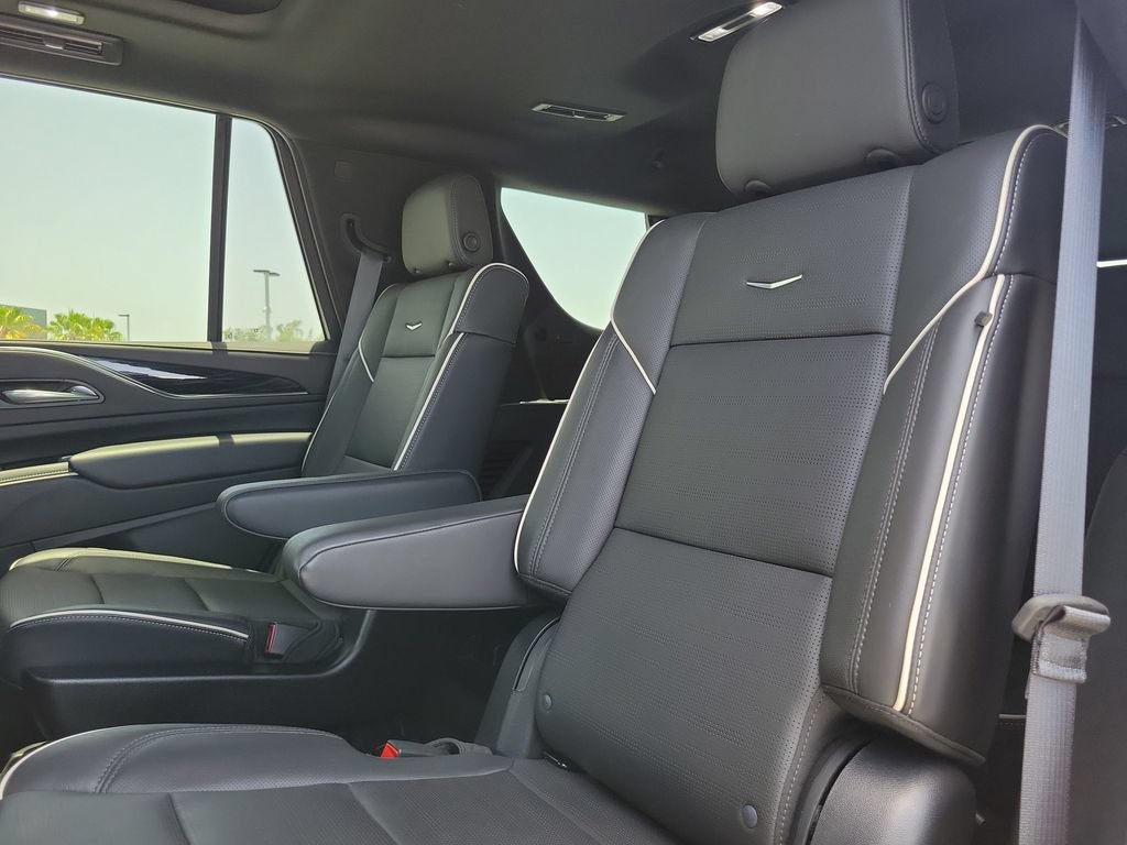 Used 2024 Cadillac Escalade Sport AWD/4WD image 31