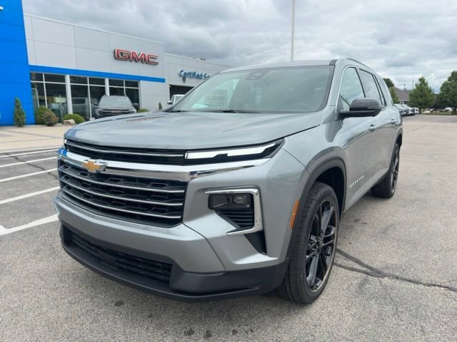 New 2026 Chevrolet Traverse LT w/ Driver Confidence Package AWD/4WD image 2