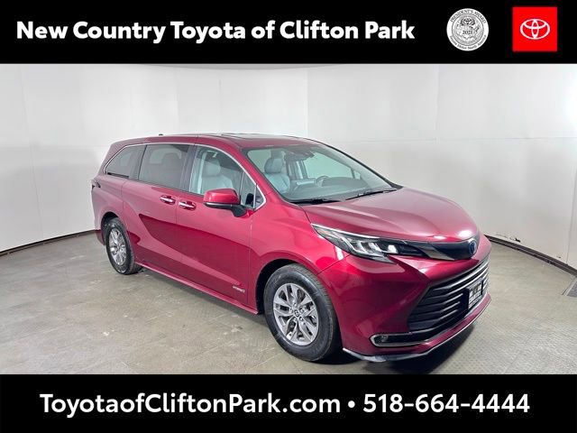 Used 2021 Toyota Sienna XLE image 1