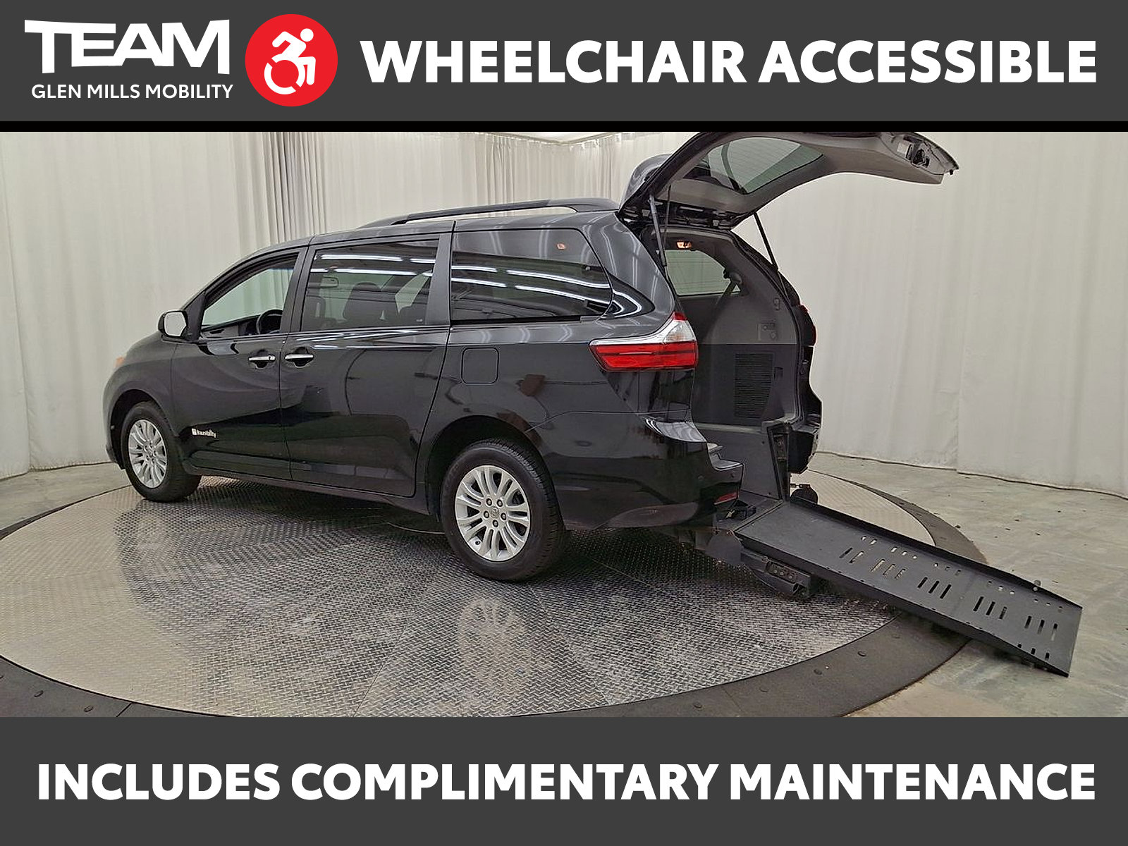 Used 2015 Toyota Sienna XLE w/ XLE Navigation Package image 1