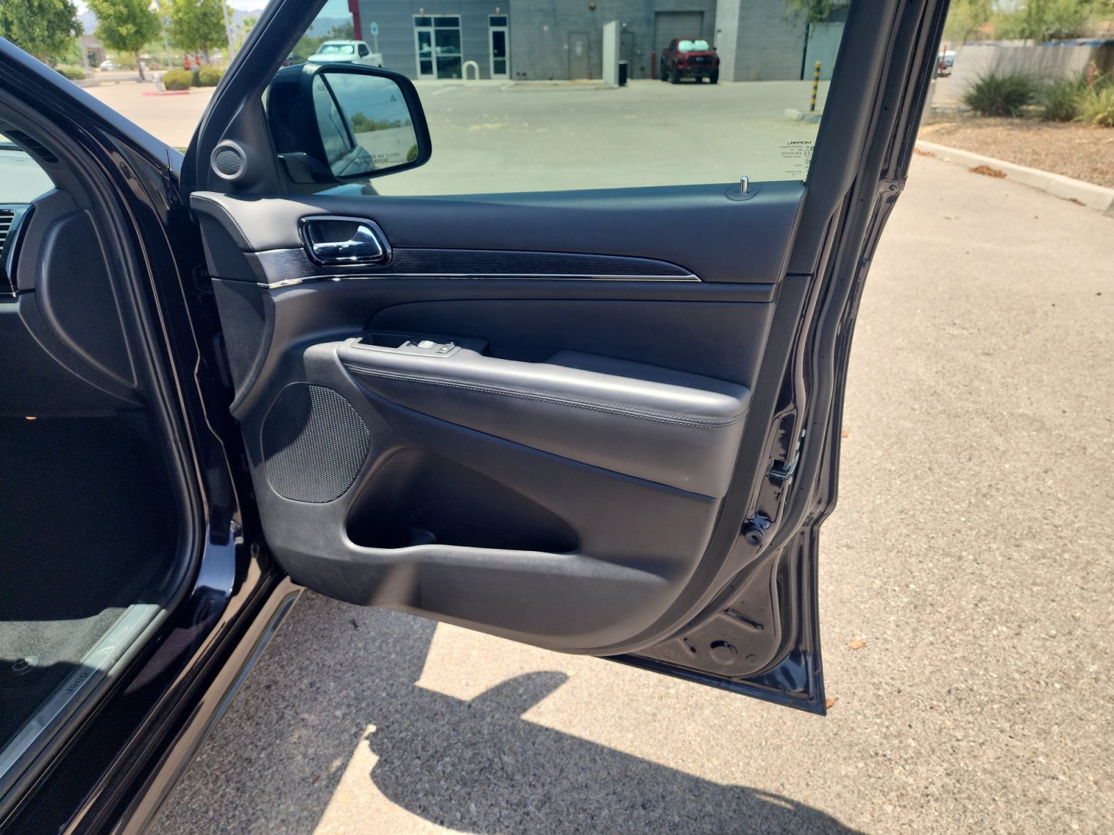 Used 2020 Jeep Grand Cherokee High Altitude AWD/4WD image 16
