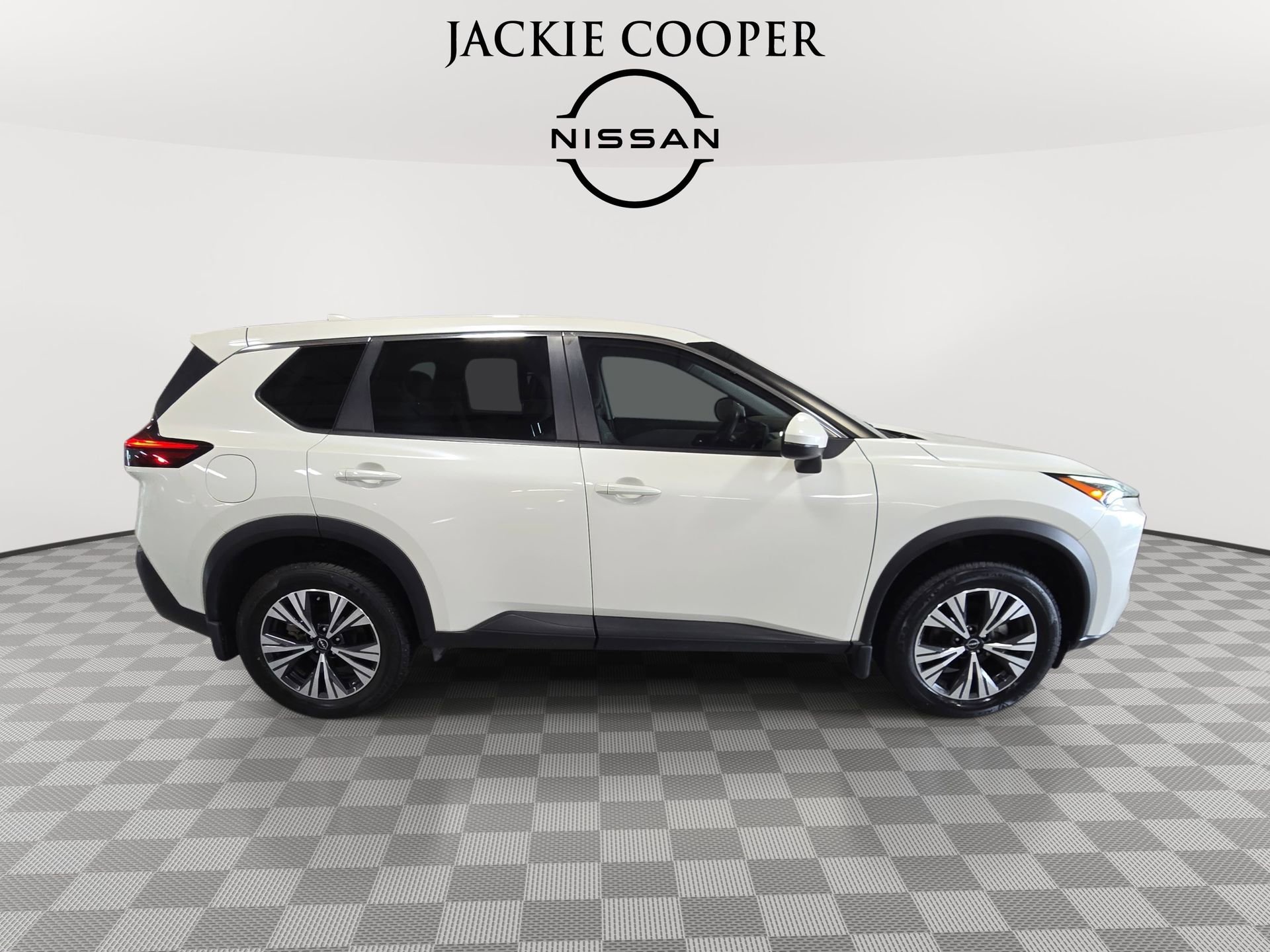 Used 2022 Nissan Rogue SV FWD image 4