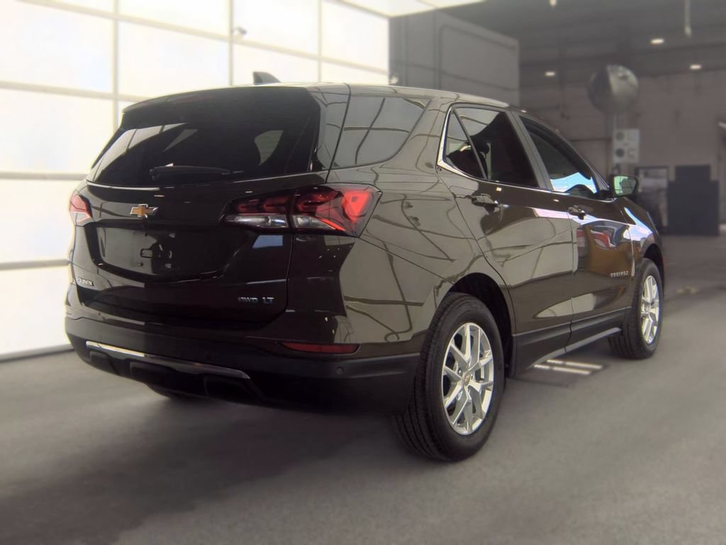 Used 2024 Chevrolet Equinox LT AWD/4WD image 2