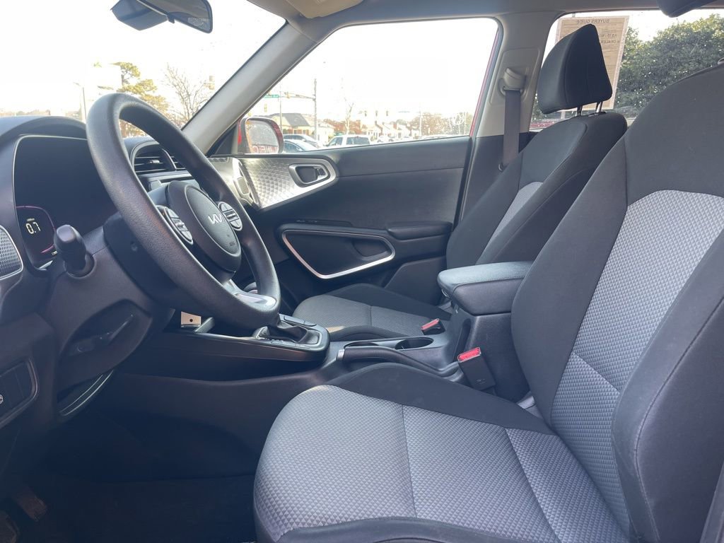Used 2023 Kia Soul LX w/ Option Group 015 image 14