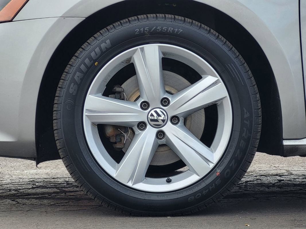 Used 2013 Volkswagen Passat 2.5 SE image 12