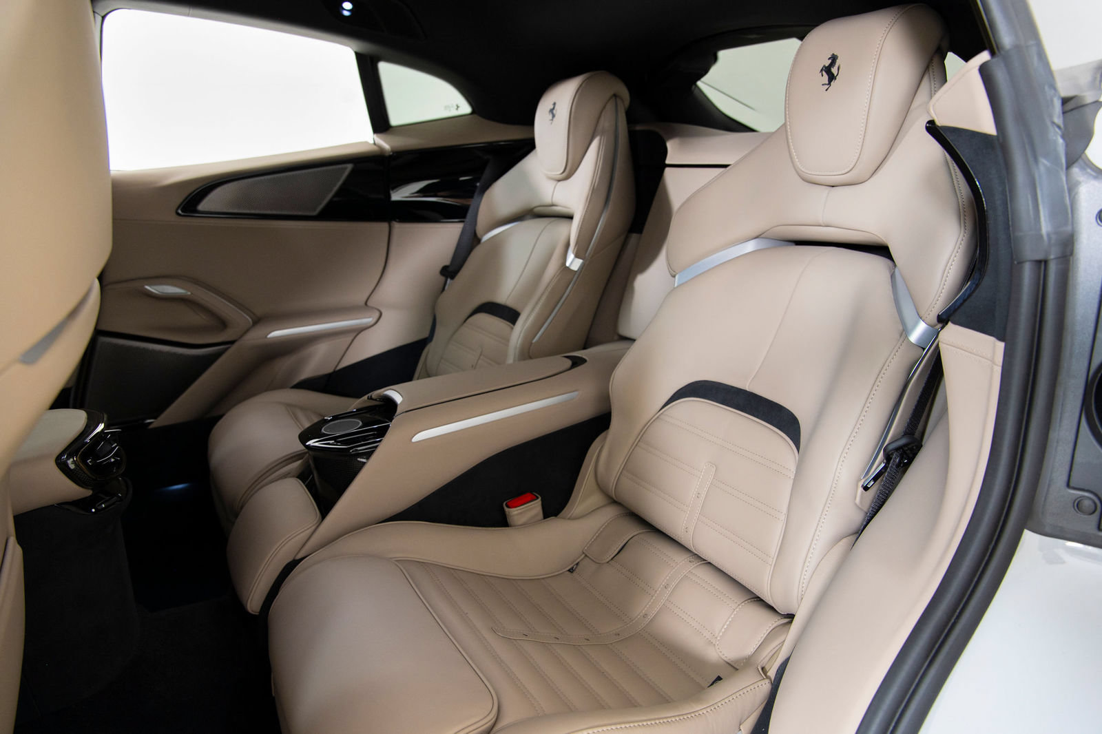 Certified 2025 Ferrari Purosangue AWD/4WD image 19