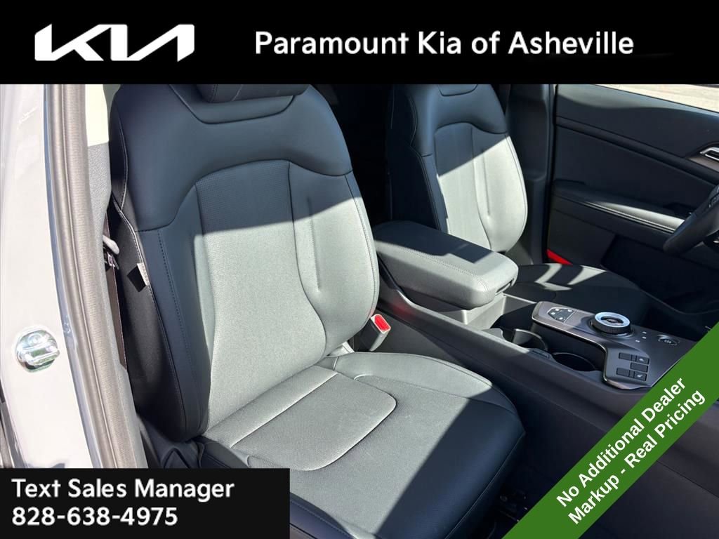 New 2026 Kia Sportage EX image 21