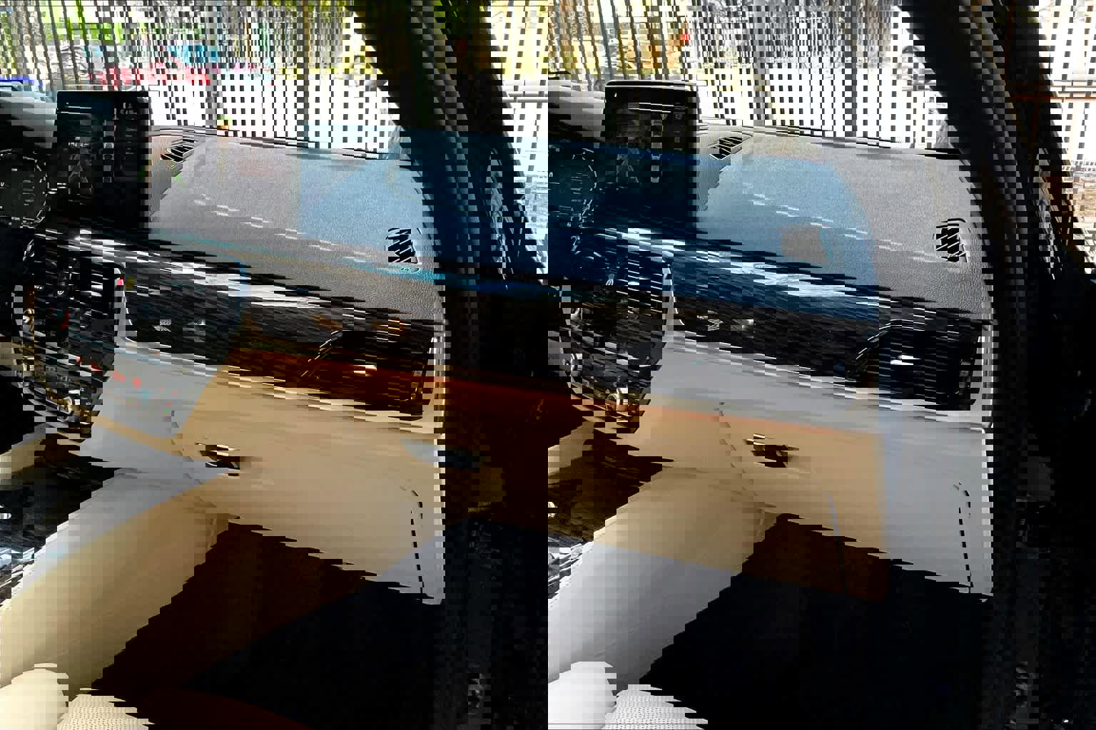 Used 2022 BMW 540i w/ M Sport Package image 17