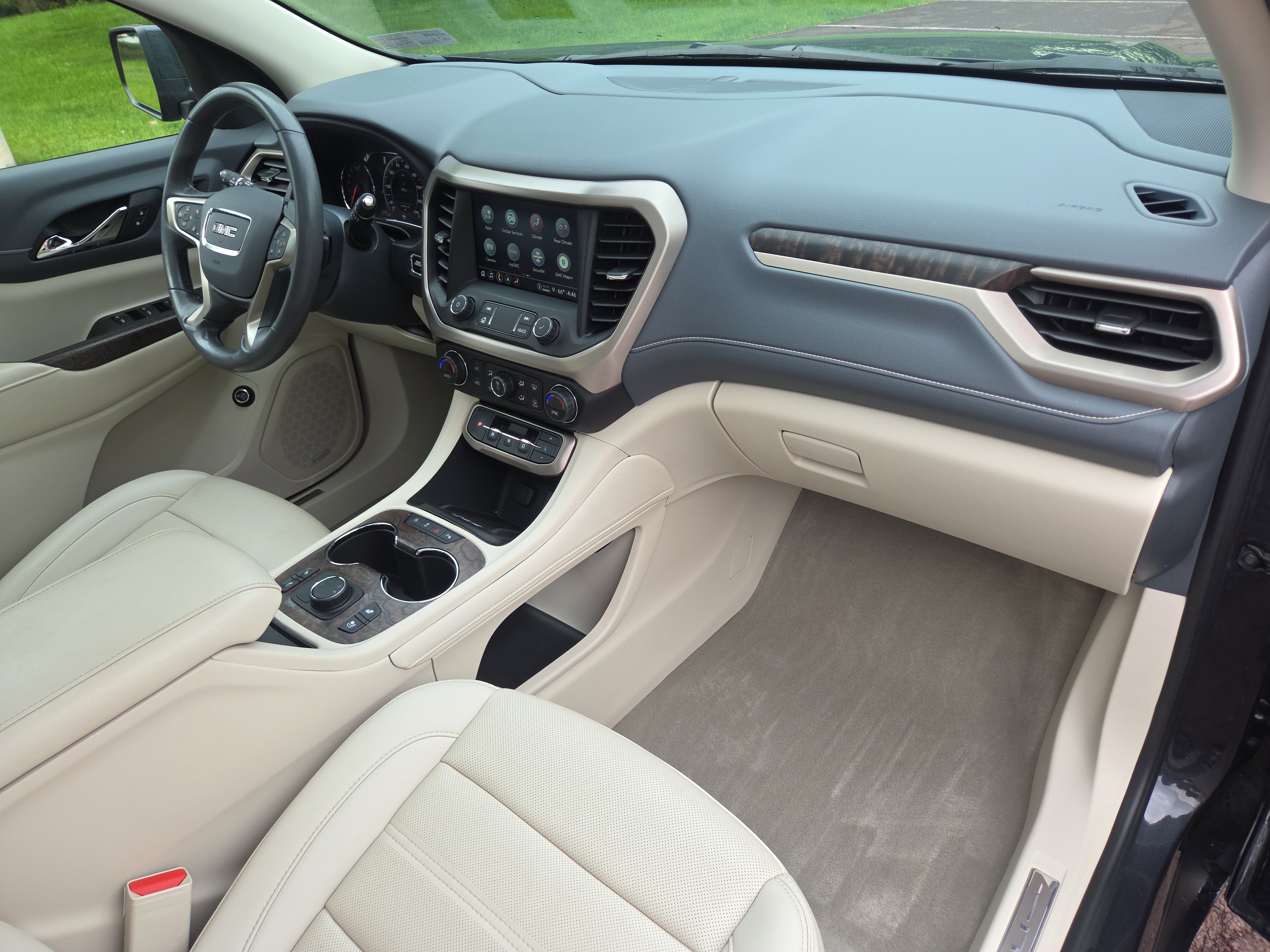 Used 2021 GMC Acadia Denali w/ Denali Ultimate Package AWD/4WD image 18