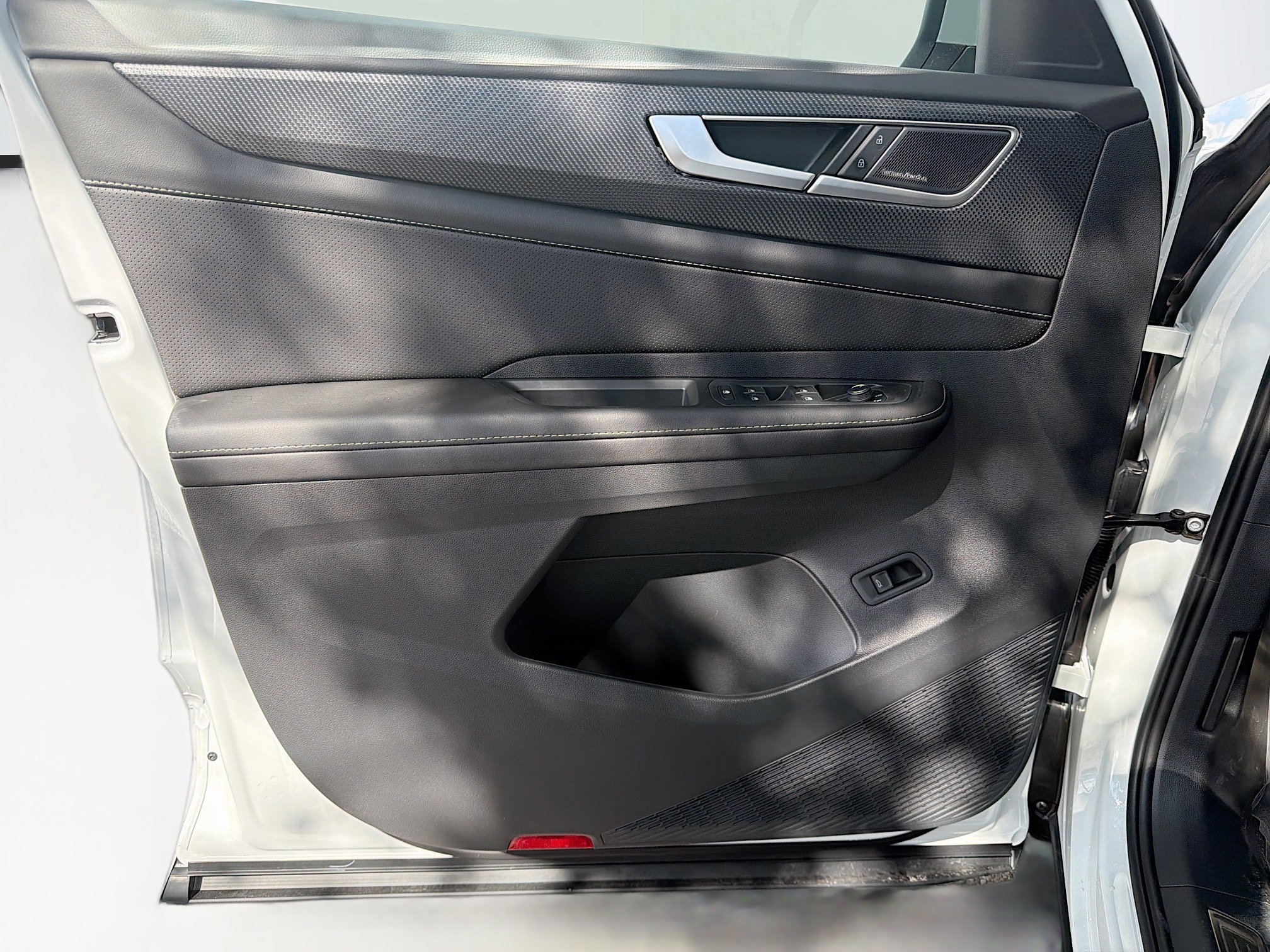 New 2026 Volkswagen Atlas Cross Sport SEL Premium R-Line image 22