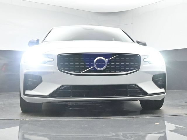 Used 2025 Volvo S60 B5 Core FWD image 11