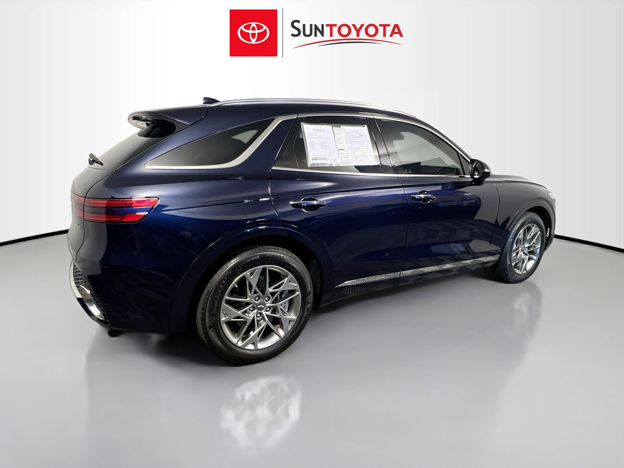 Used 2025 Genesis GV70 2.5T w/ Select Package AWD/4WD image 4