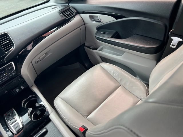 Used 2019 Honda Pilot Touring image 11