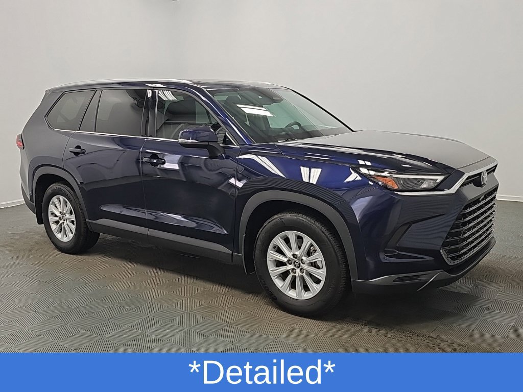 Used 2026 Toyota Grand Highlander XLE FWD image 2