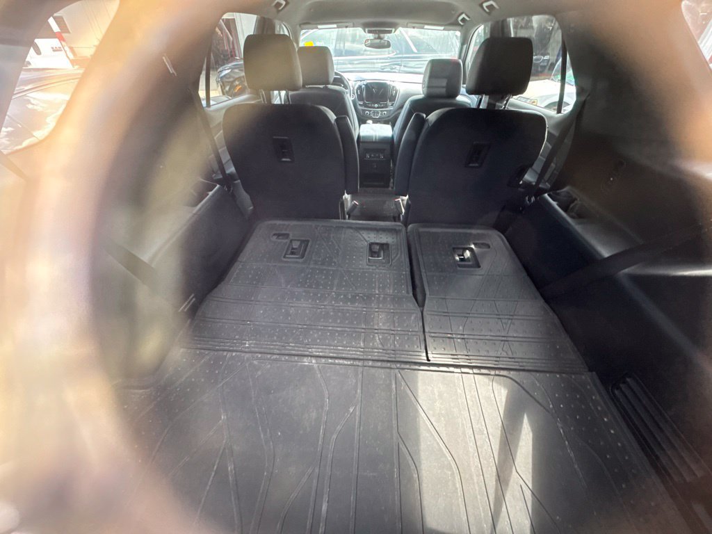 Used 2022 Chevrolet Traverse LT FWD image 20