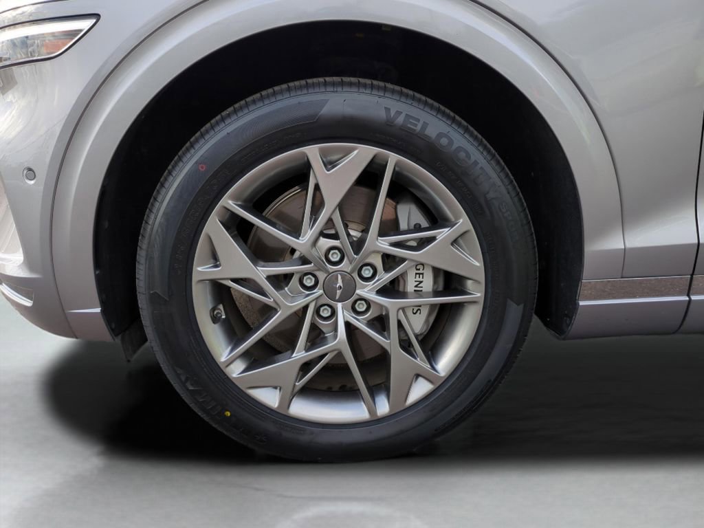 Used 2023 Genesis GV70 2.5T w/ Advanced Package AWD/4WD image 29