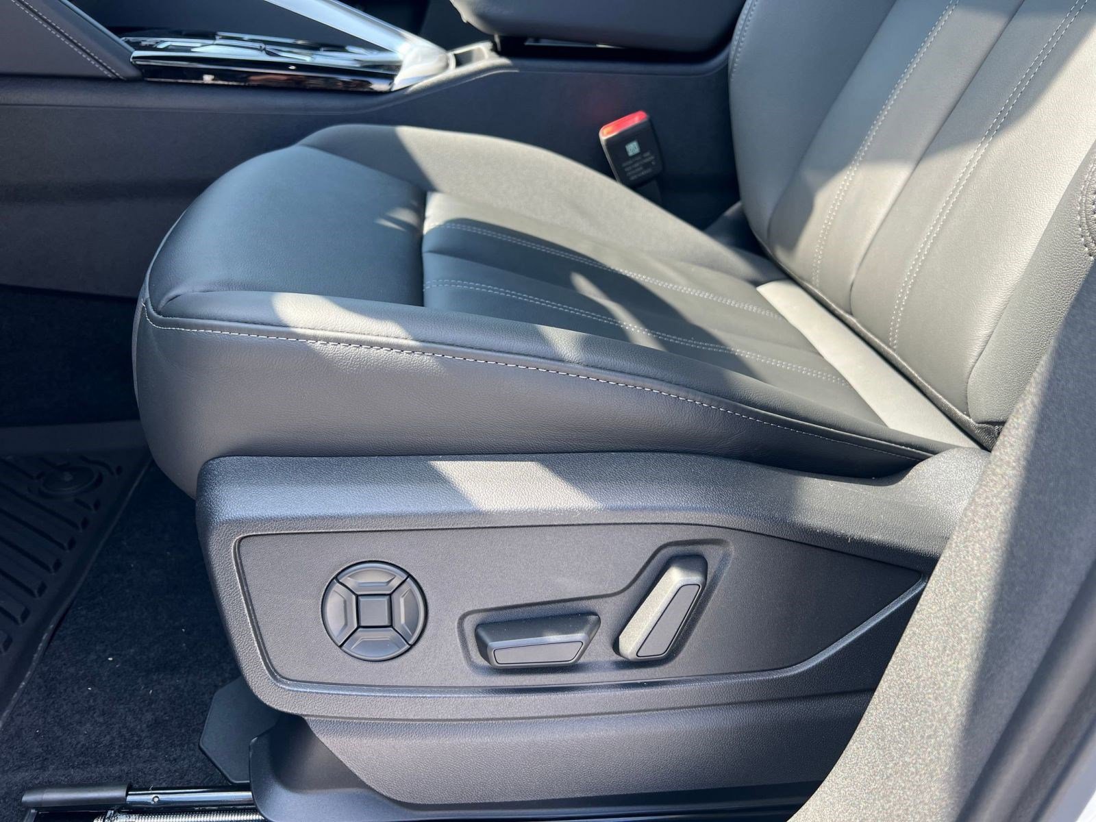 New 2025 Audi Q5 Premium image 13