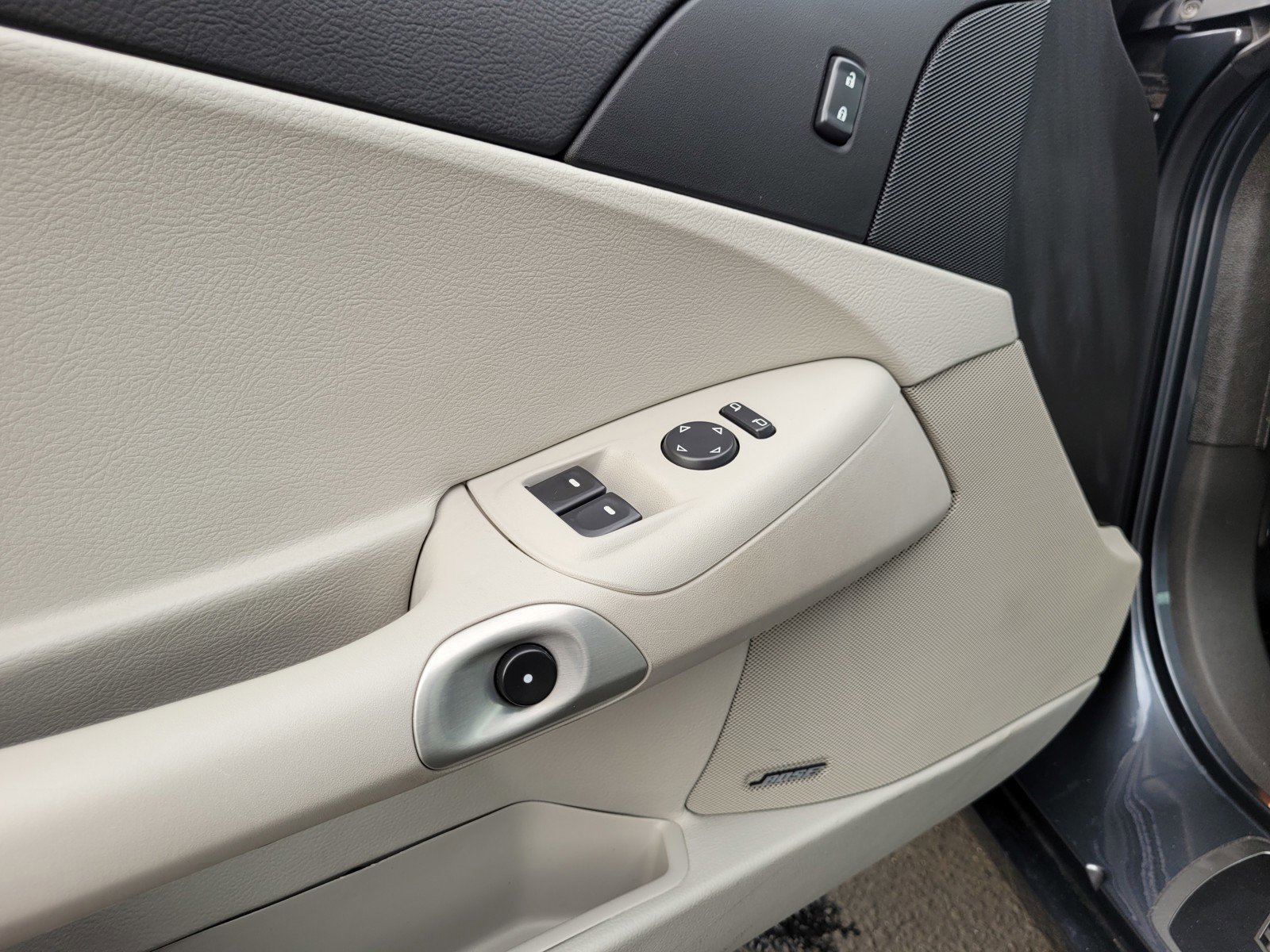 Used 2013 Chevrolet Corvette Grand Sport w/ 2LT Preferred Equipment Group image 23