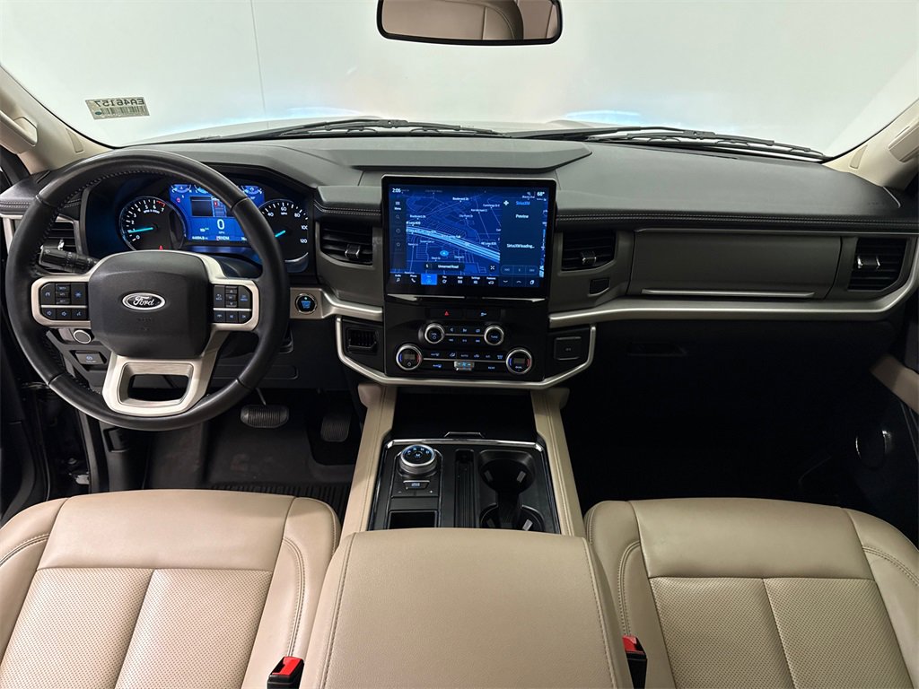 Used 2023 Ford Expedition XLT image 14