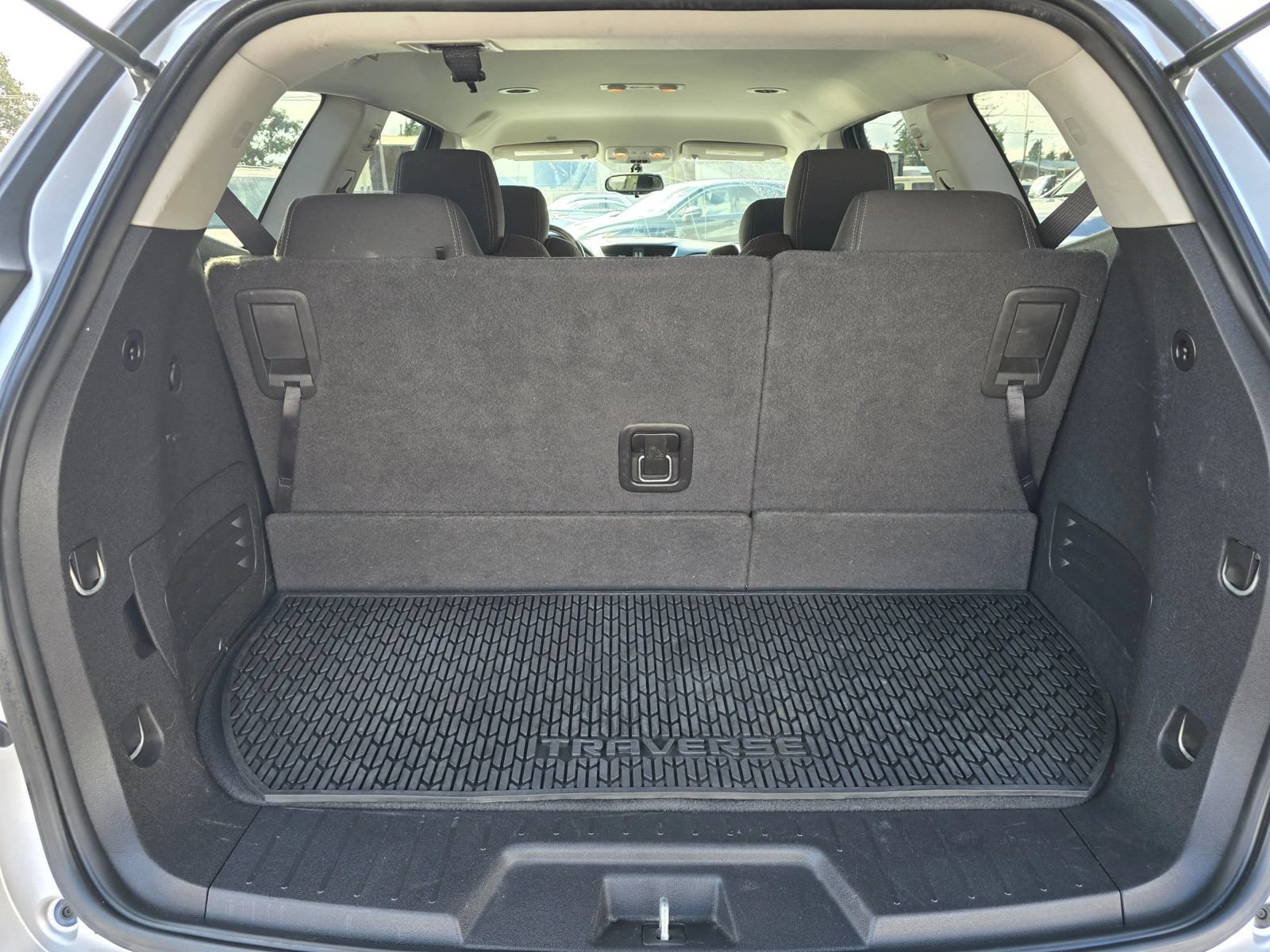 Used 2016 Chevrolet Traverse LT w/ Style and Technology Package FWD image 16