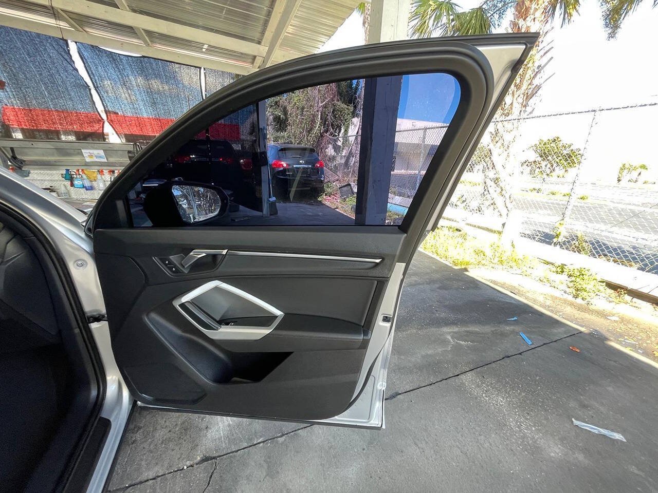 Used 2020 Audi Q3 2.0T Premium w/ Convenience Package AWD/4WD image 16