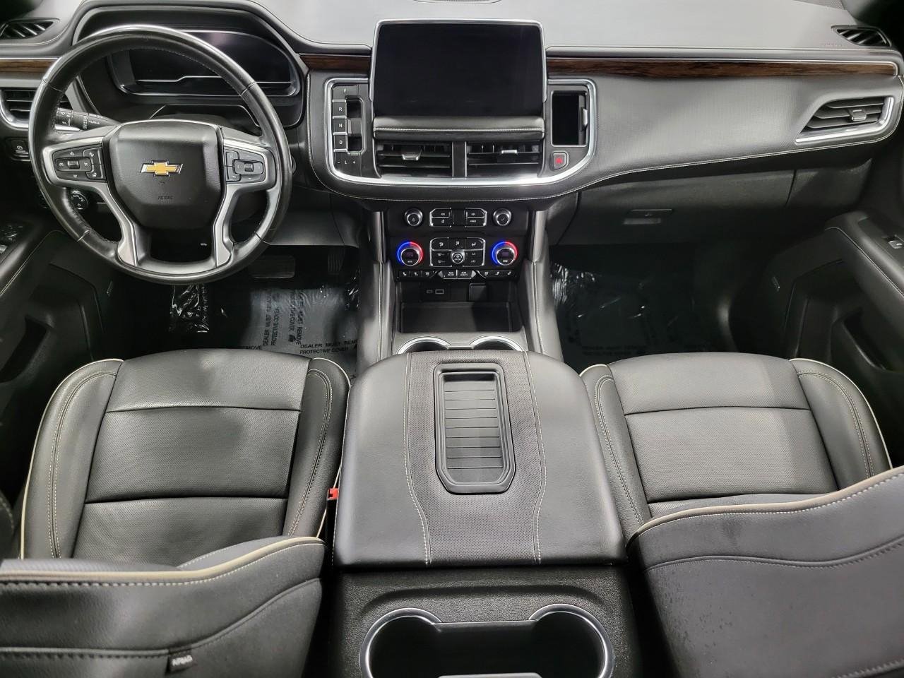 Used 2024 Chevrolet Suburban Premier AWD/4WD image 7