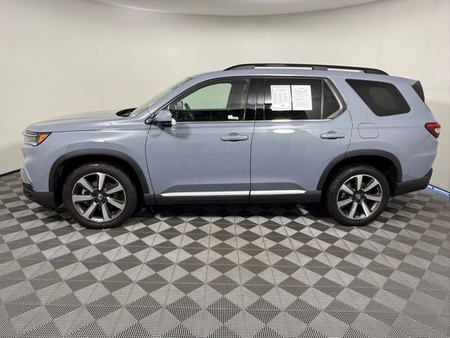 Used 2025 Honda Pilot Touring image 3