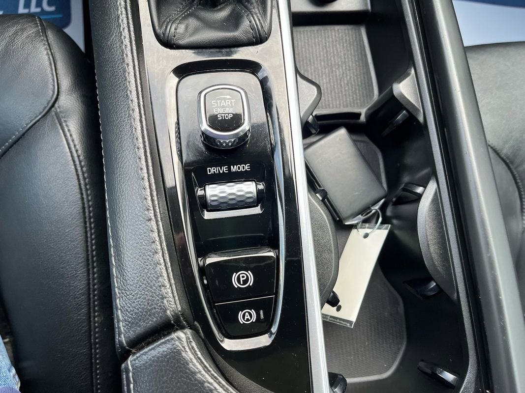 Used 2019 Volvo XC90 T5 Momentum image 12