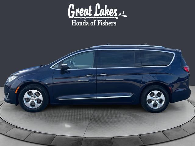 Used 2017 Chrysler Pacifica Touring-L Plus FWD image 2