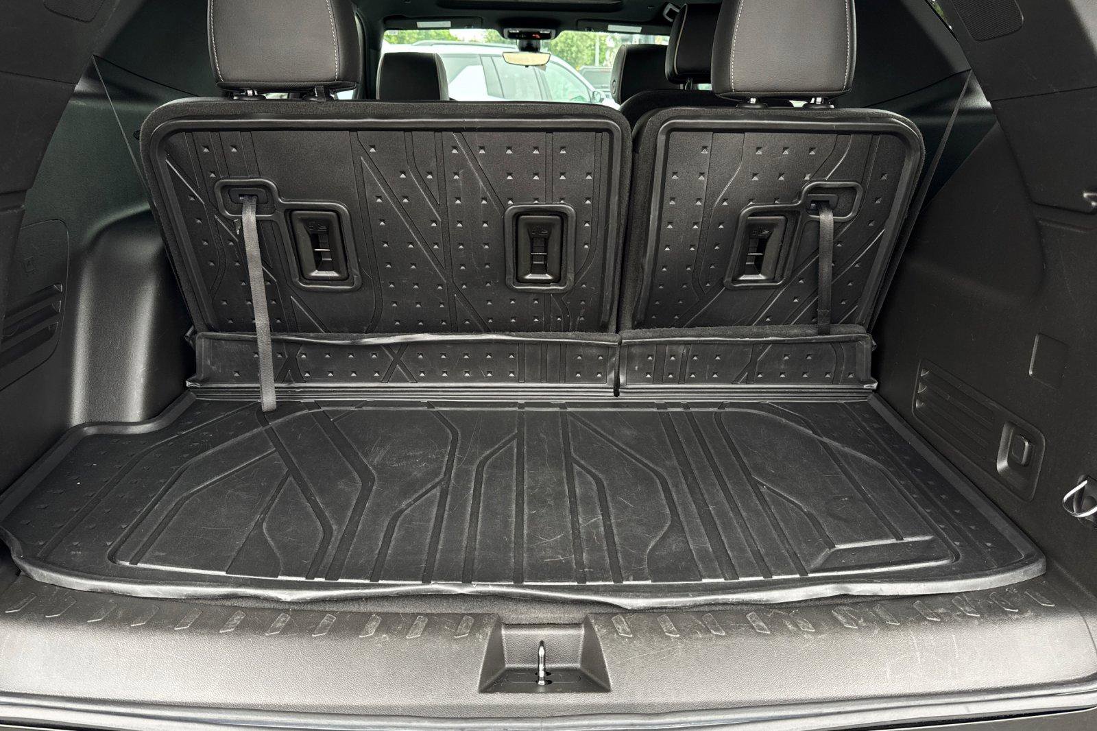 Used 2023 Chevrolet Traverse Premier w/ Redline Edition image 19
