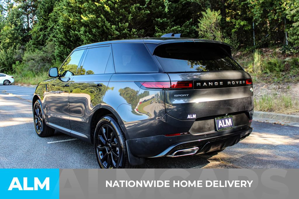 Used 2023 Land Rover Range Rover Sport SE AWD/4WD image 4