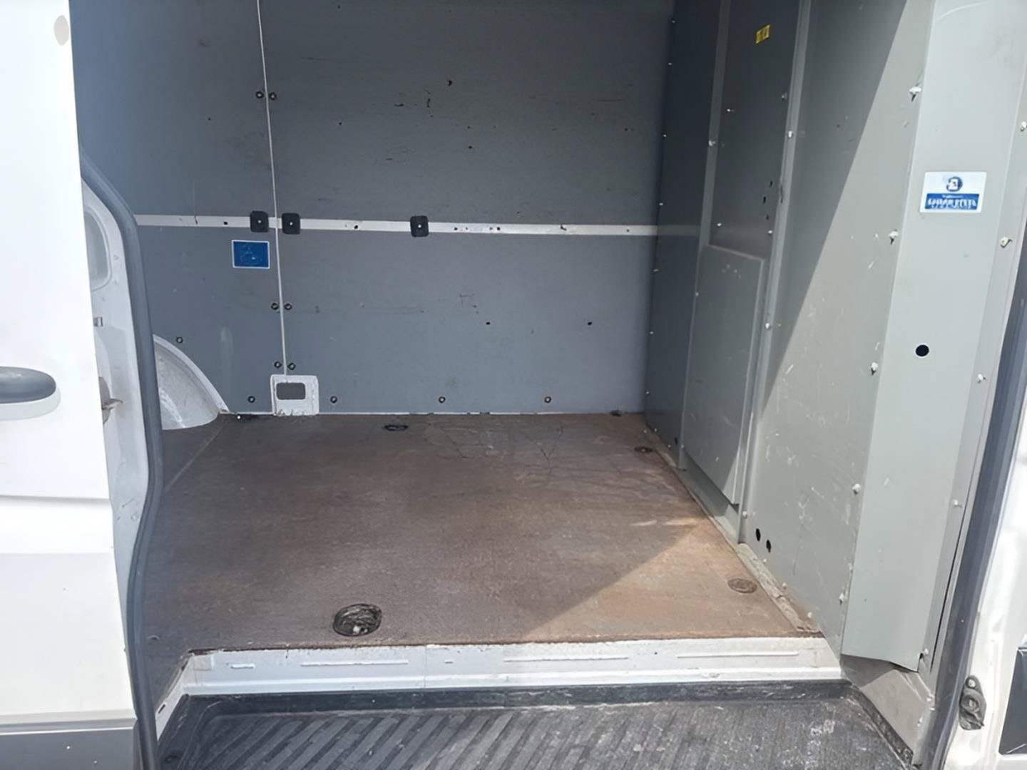 Used 2014 Freightliner Sprinter 2500 RWD image 9