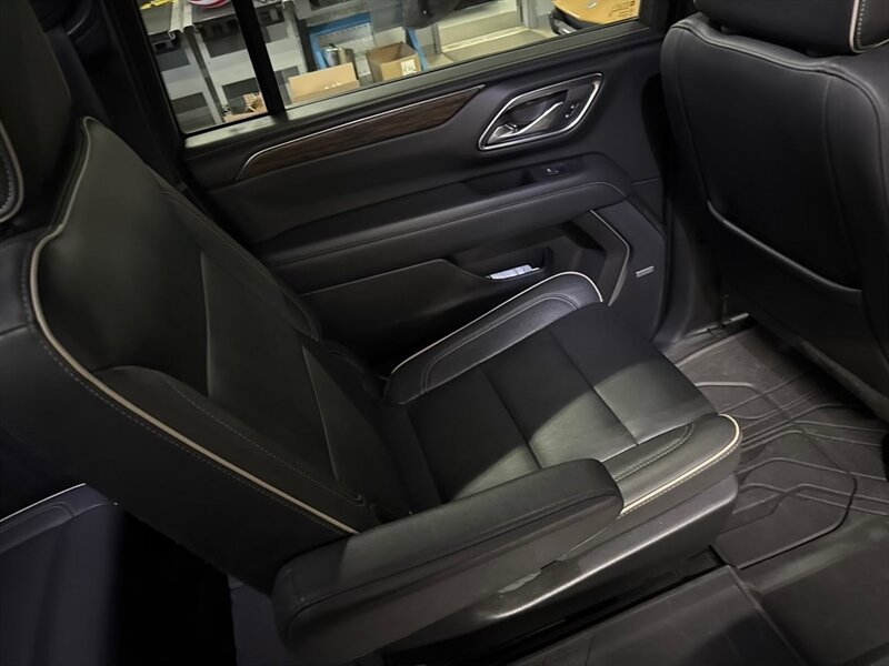 Used 2023 Chevrolet Suburban Premier AWD/4WD image 20